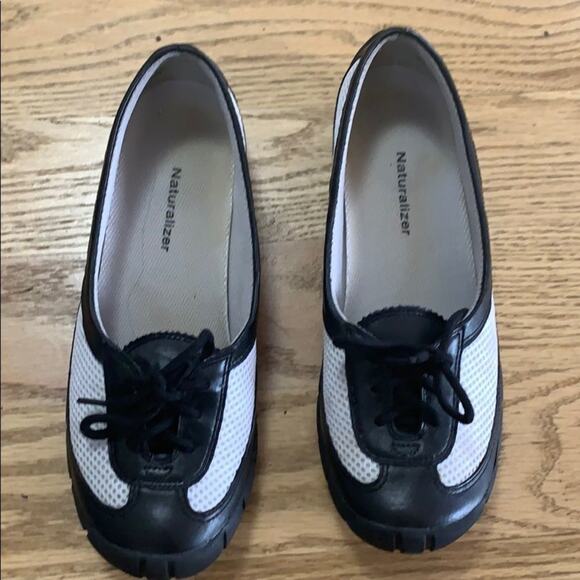 NATURALIZER COMFORT LEATHER, MESH SLIP ON SIZE 8M - Picture 1 of 6